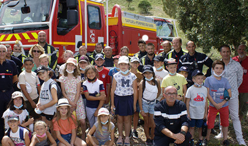 PROGRAMME « Dans 1000 communes, la forêt fait école ». RESTITUTION DES TRAVAUX DE LA FORET PEDAGOGIQUE DE LIRAC PROGRAMME « Dans 1000 communes, la forêt fait école ». RESTITUTION DES TRAVAUX DE LA FORET PEDAGOGIQUE DE LIRAC