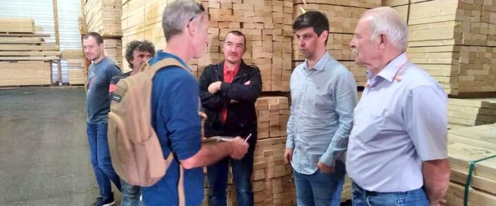 [AVEYRON] Visite de l’entreprise Batut<br>ça colle pour les élus !