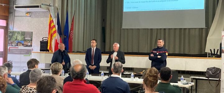 Aux côtés du Préfet des Pyrénées-Orientales, nous préparons les élus au risque incendie